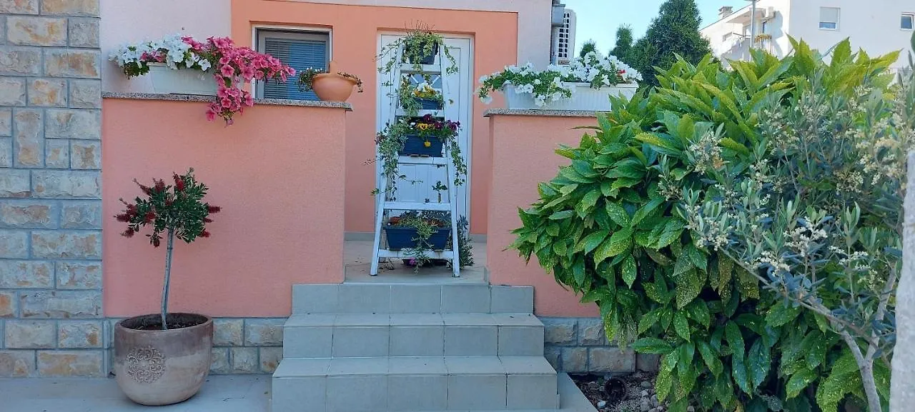 Apartments Tomic Biograd Na Moru