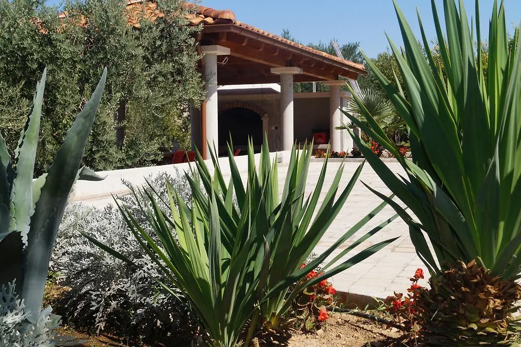 Apartments Tomic