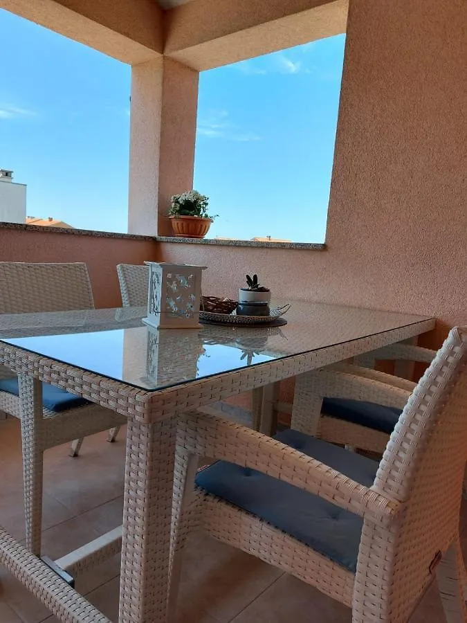 Apartments Tomic Weißenburg Kroatien