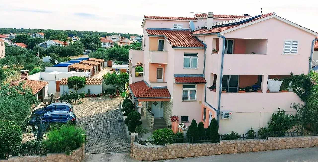 Apartments Tomic Weißenburg Kroatien